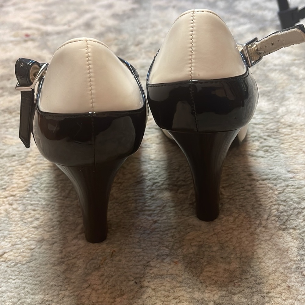 Heels - Picture 3 of 3